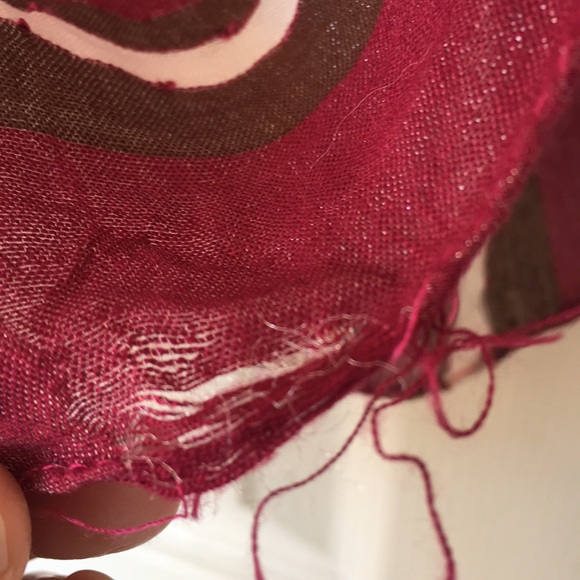 Donated to goodwill, ight knit striped scarf with sparkle thread - Picture 5 of 5